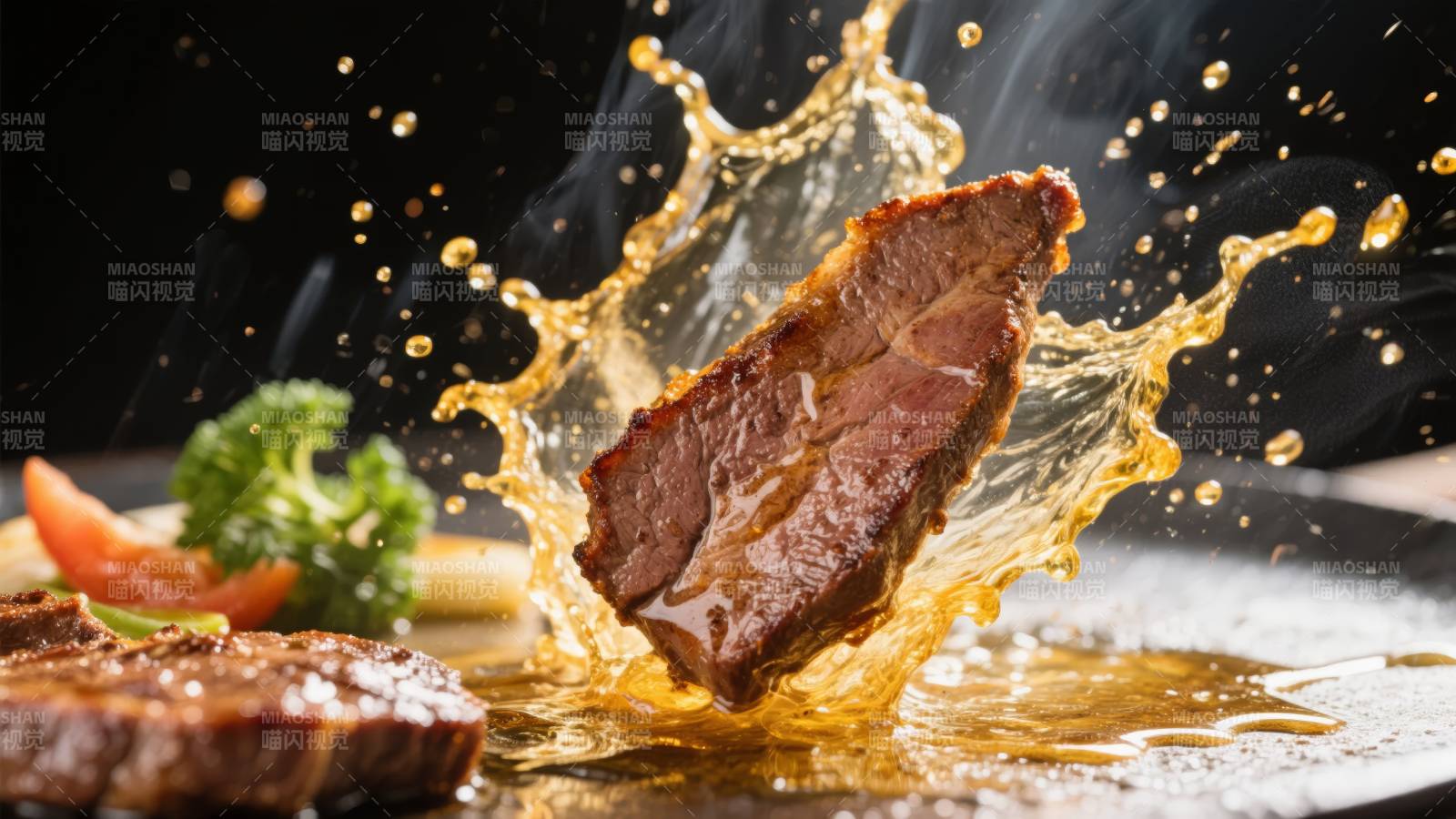 牛排溅油瞬间图片