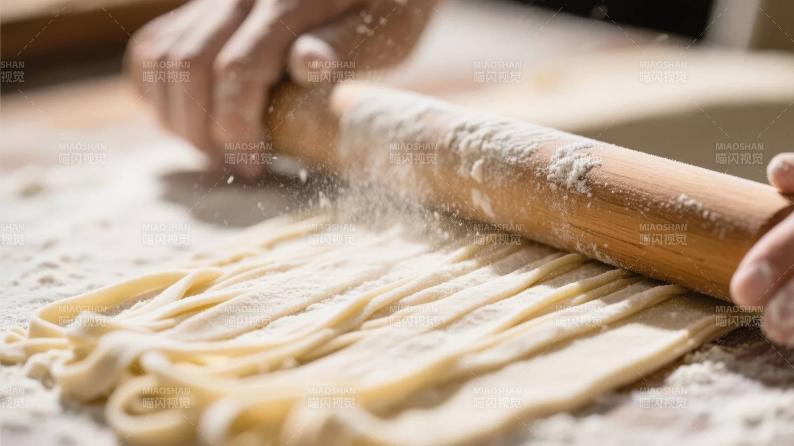 擀面制作中图片