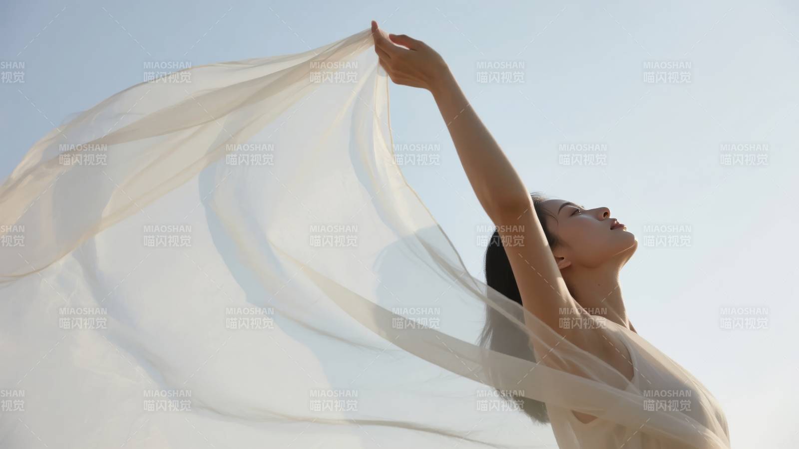 轻纱舞动 心向天空图片