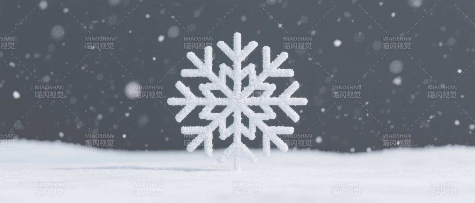 雪中晶莹雪花图片