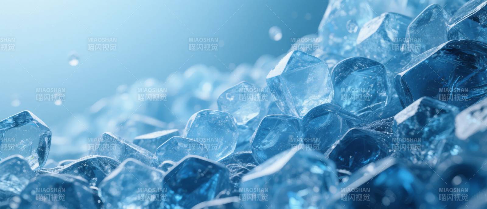 晶莹冰块特写图片