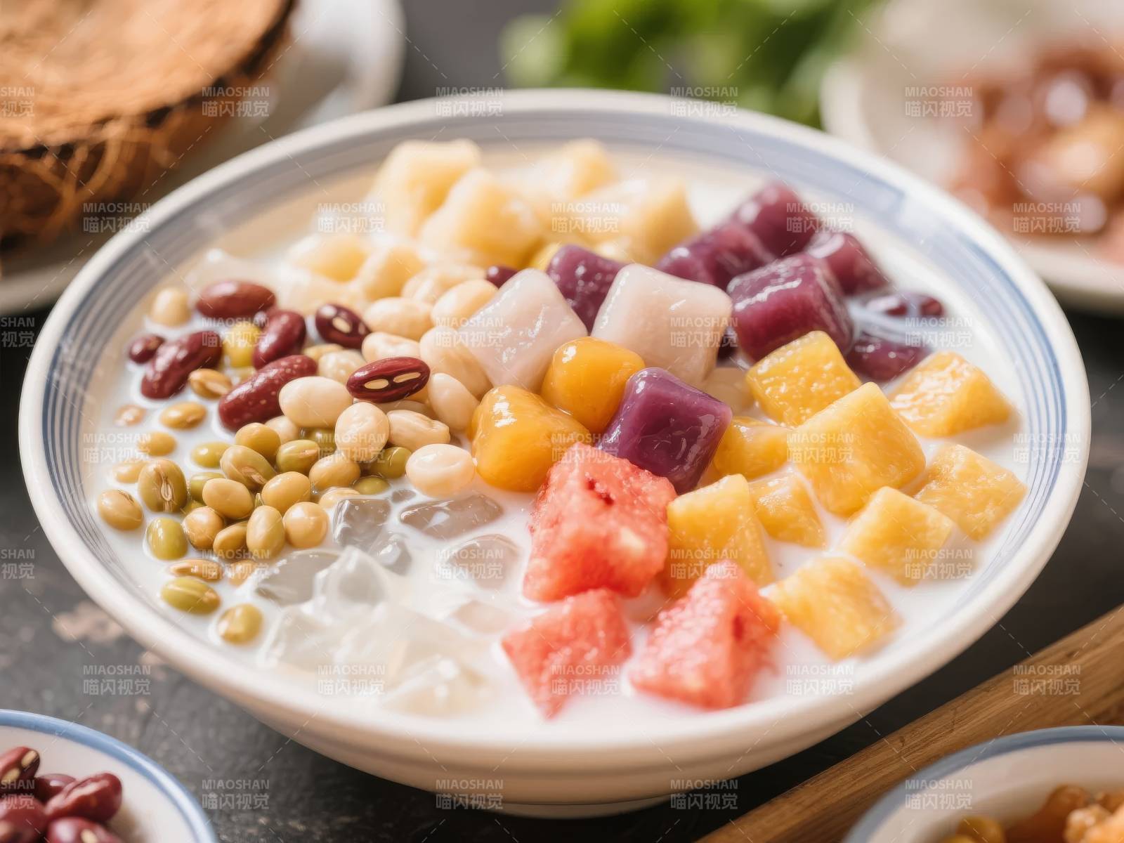 缤纷芋圆甜品图片