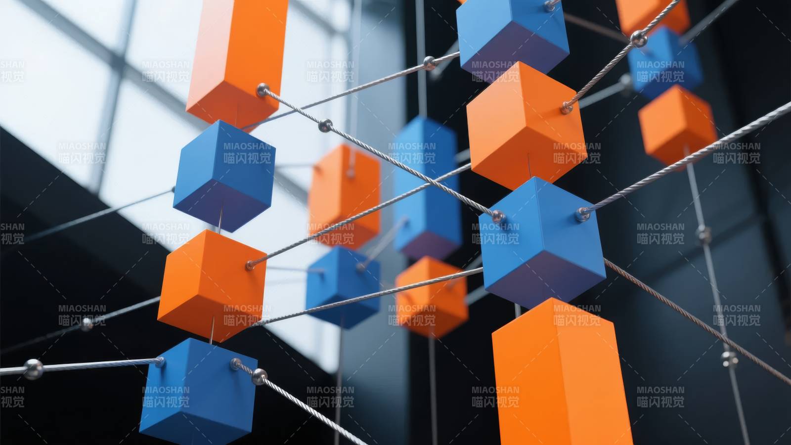 彩色立方体悬吊装置图片