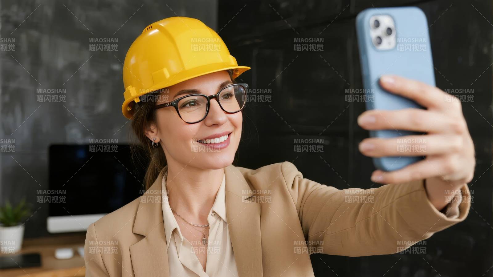 工地自拍美女图片