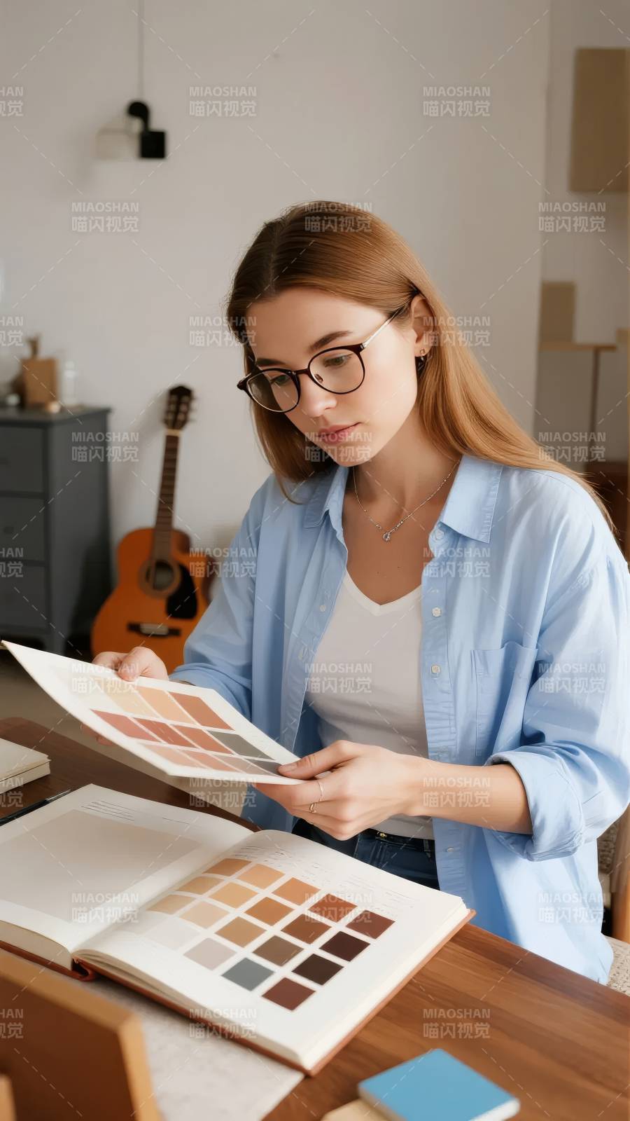 色彩搭配设计中图片