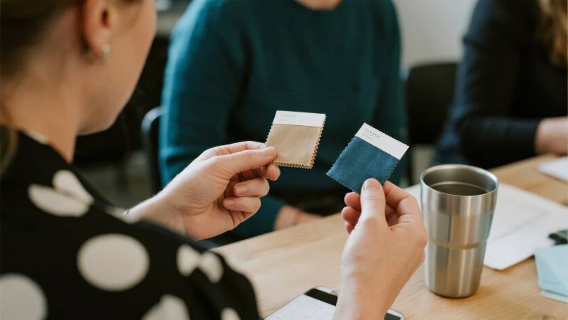 色彩选择讨论中图片