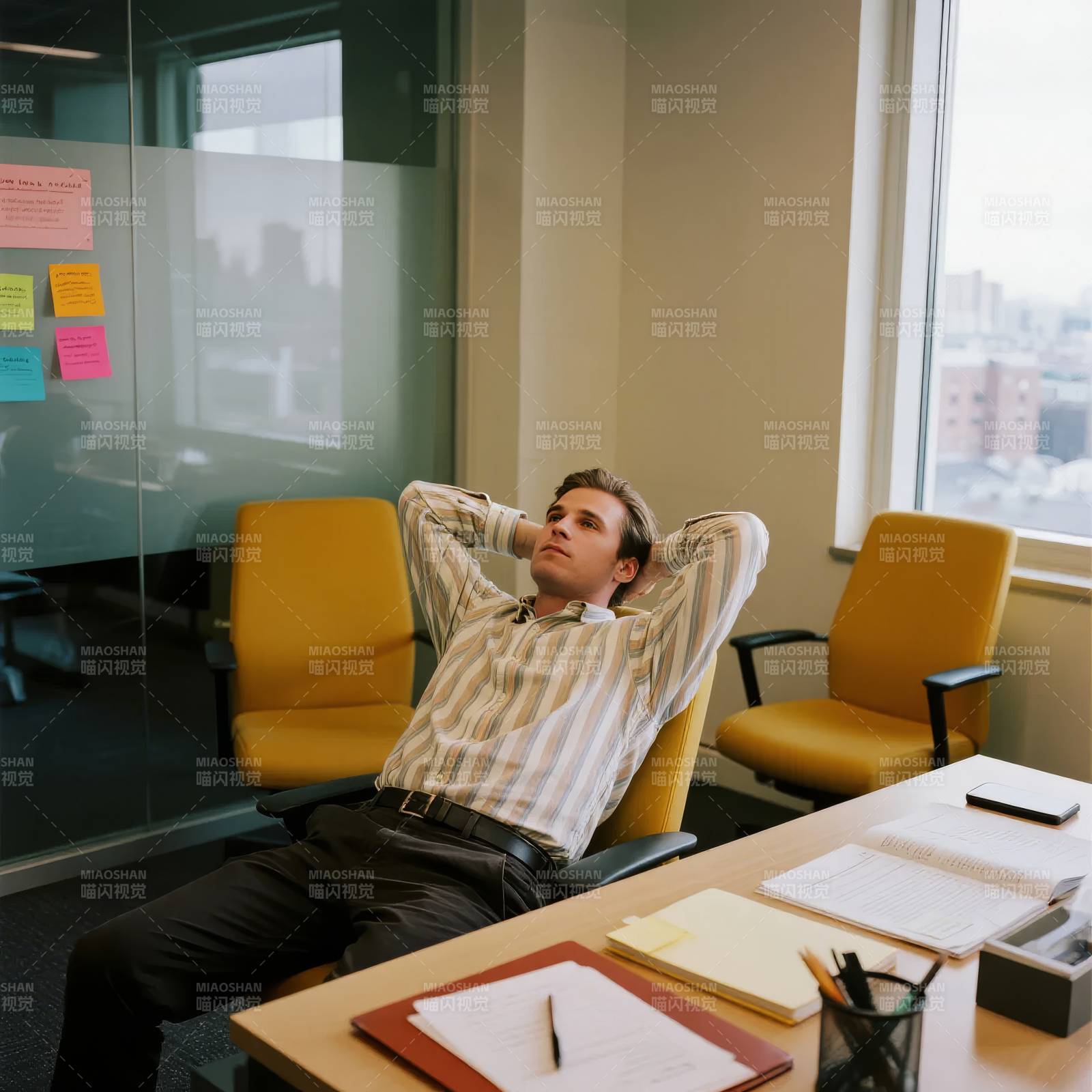 办公室午休时刻图片