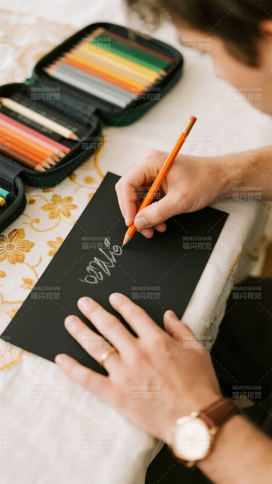 手绘艺术创作瞬间图片