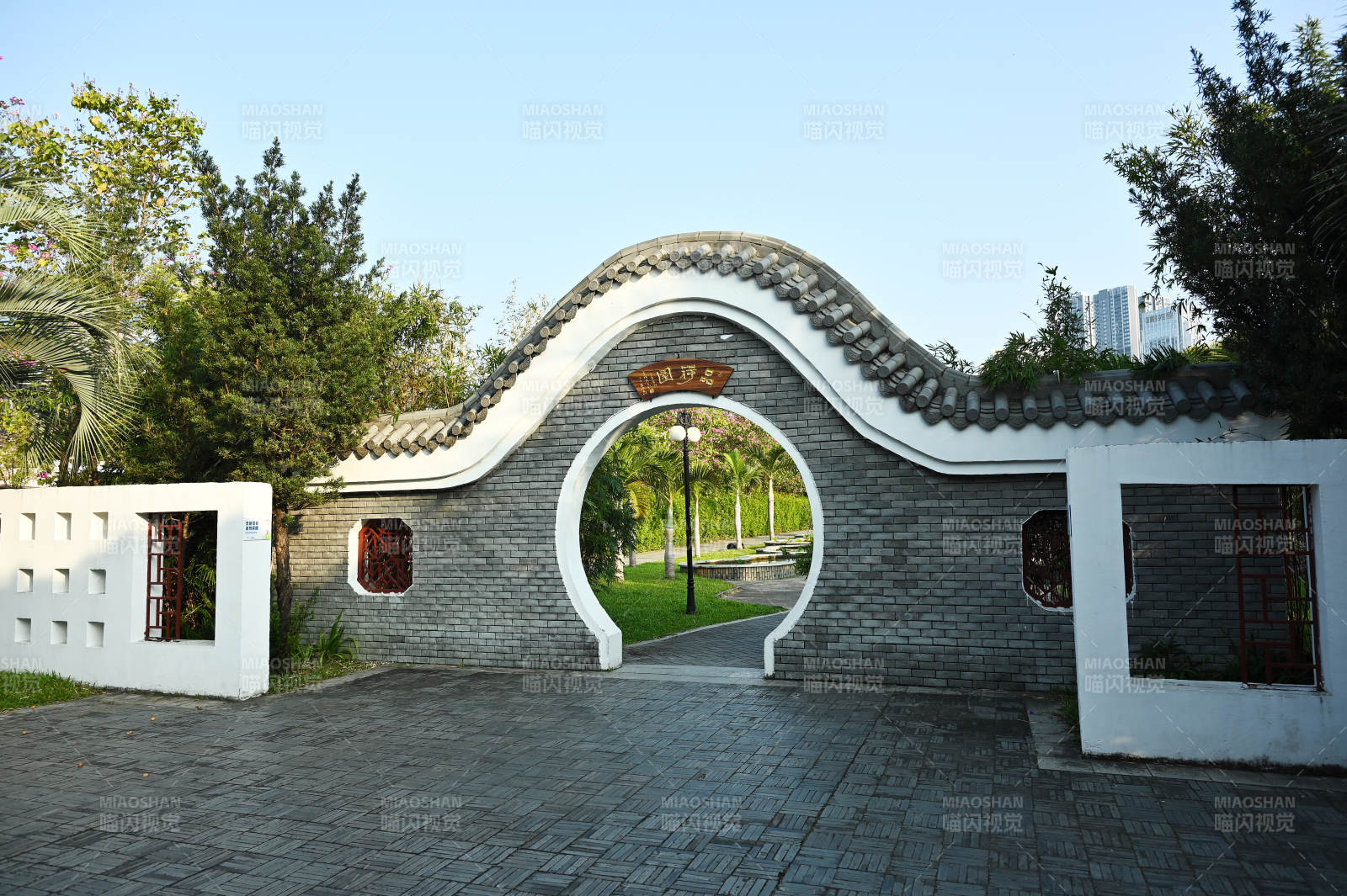 园林拱门入口图片