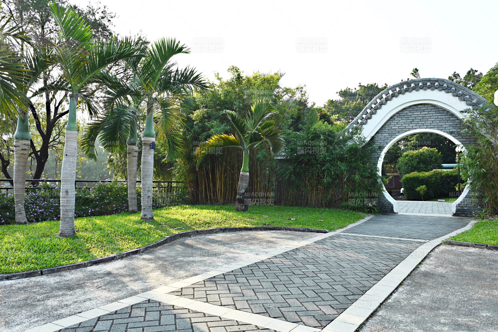 园林拱门美景图片