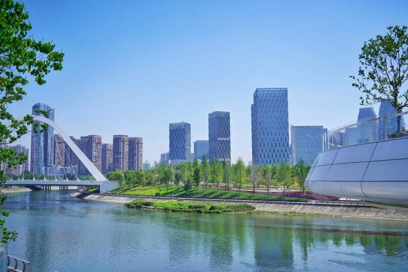 城市绿洲 水畔新城图片