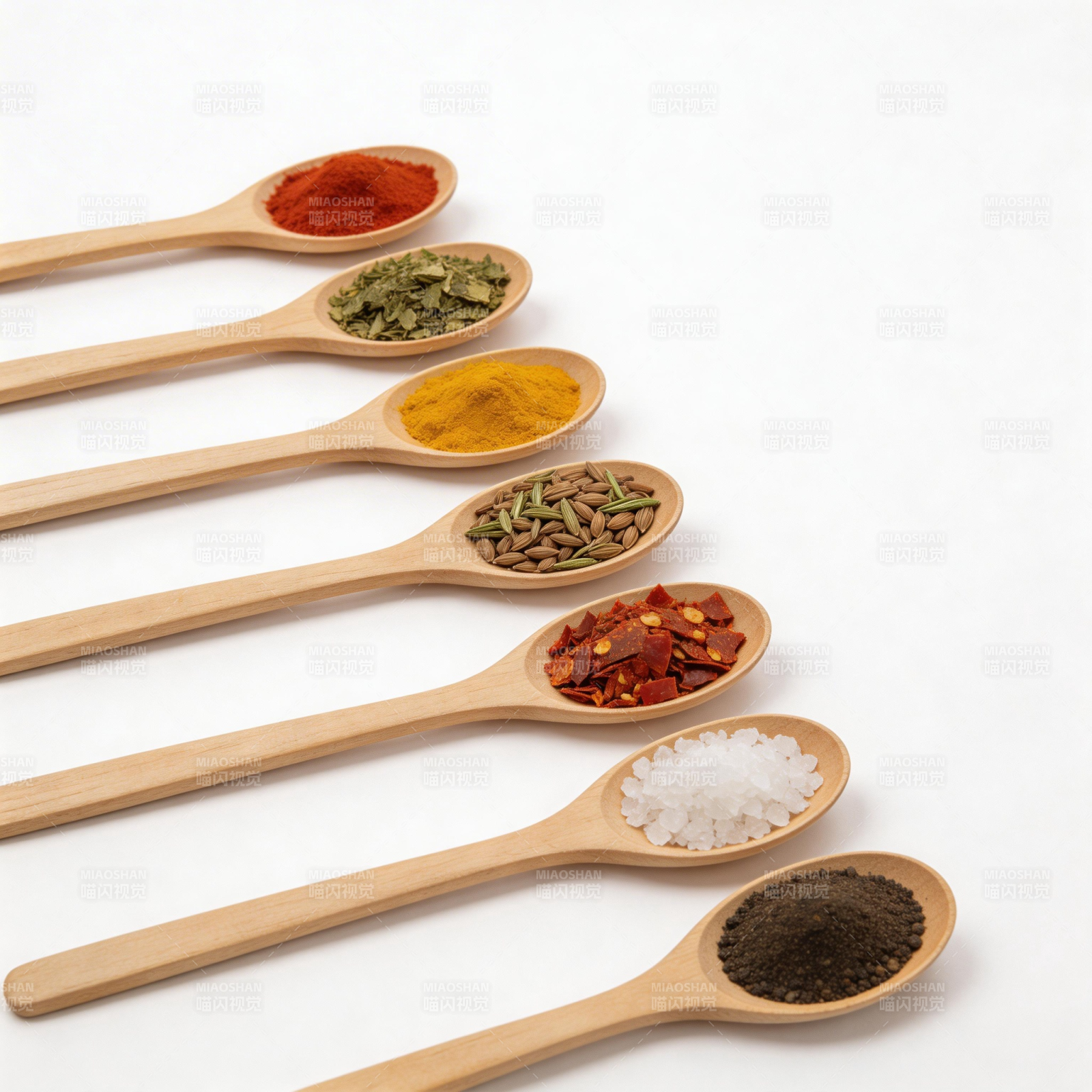 七味香料木勺排列图片