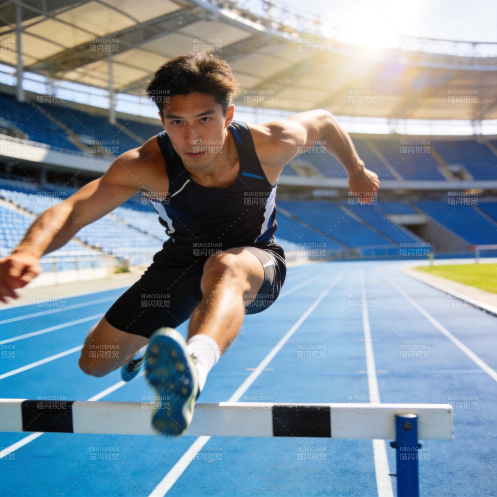 跨栏健将跃过障碍图片