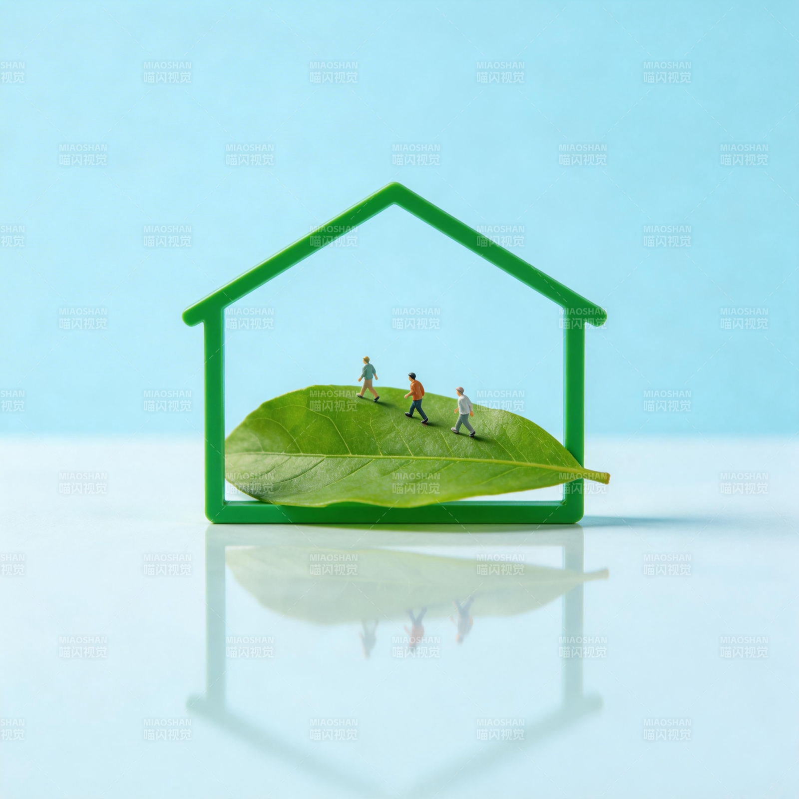 绿叶上的小屋生活图片