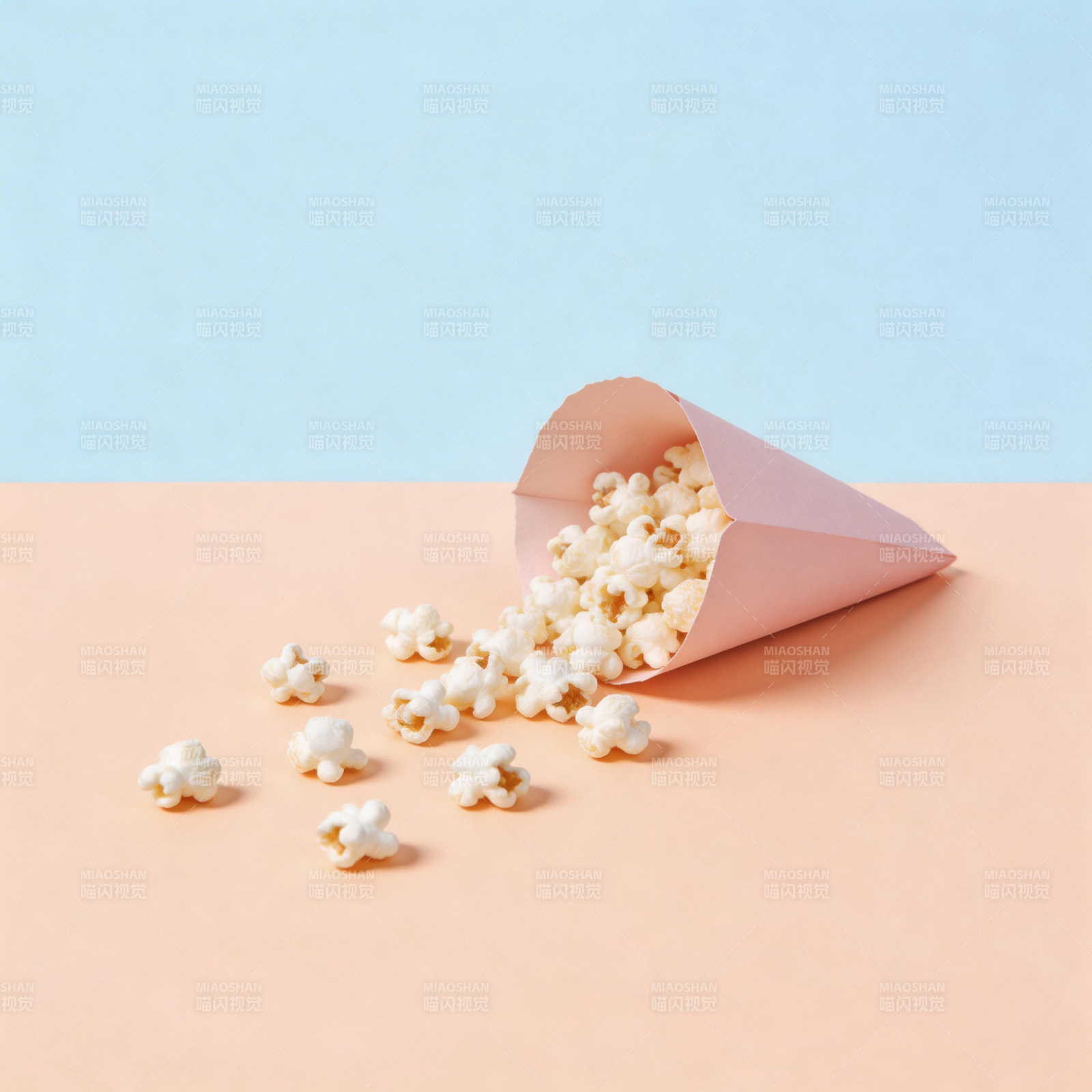 爆米花洒落瞬间图片