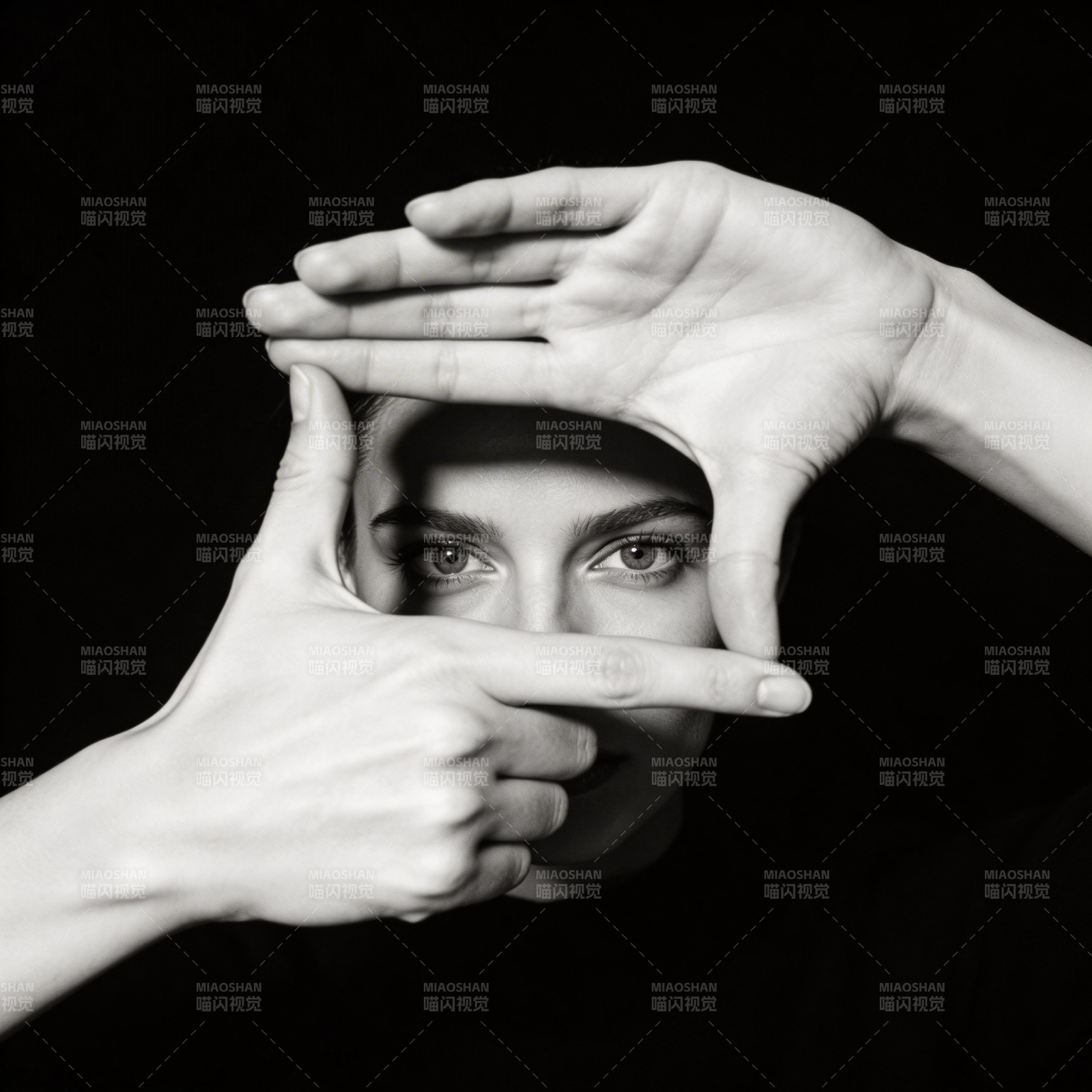 手框双眼 黑白艺术图片