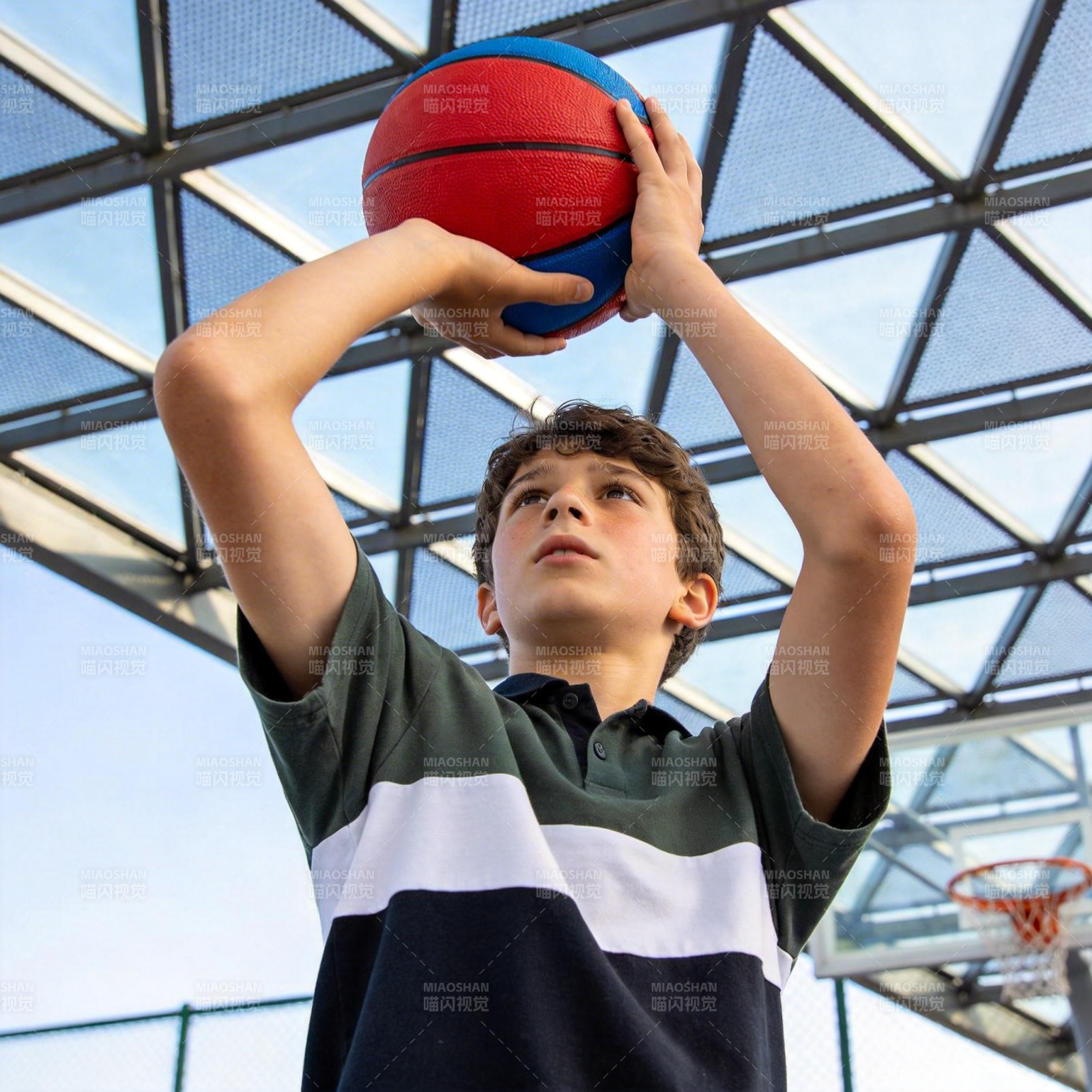 少年投篮瞬间图片