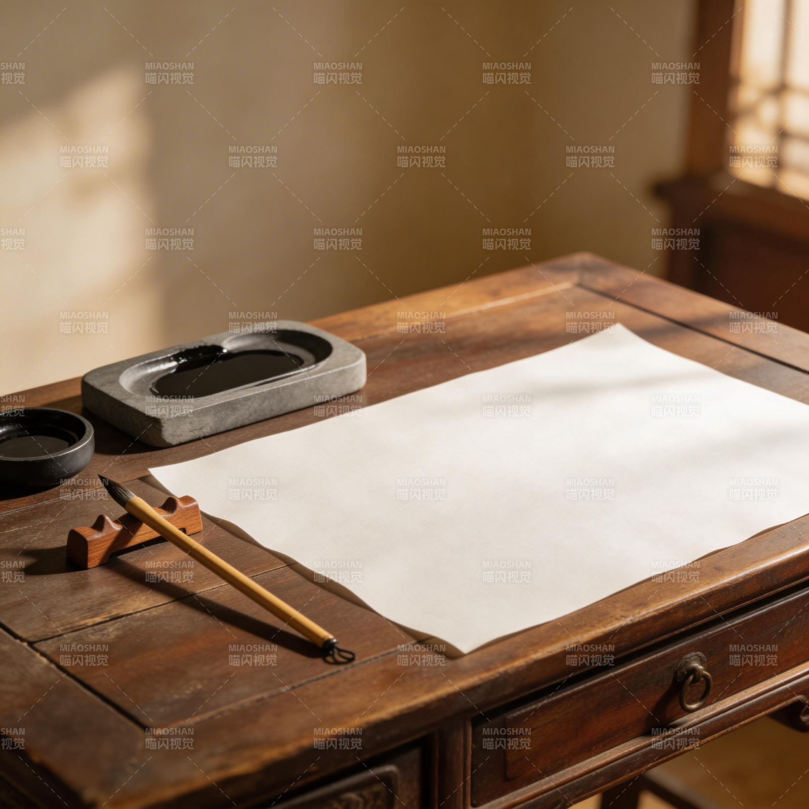 文房四宝静待挥毫图片