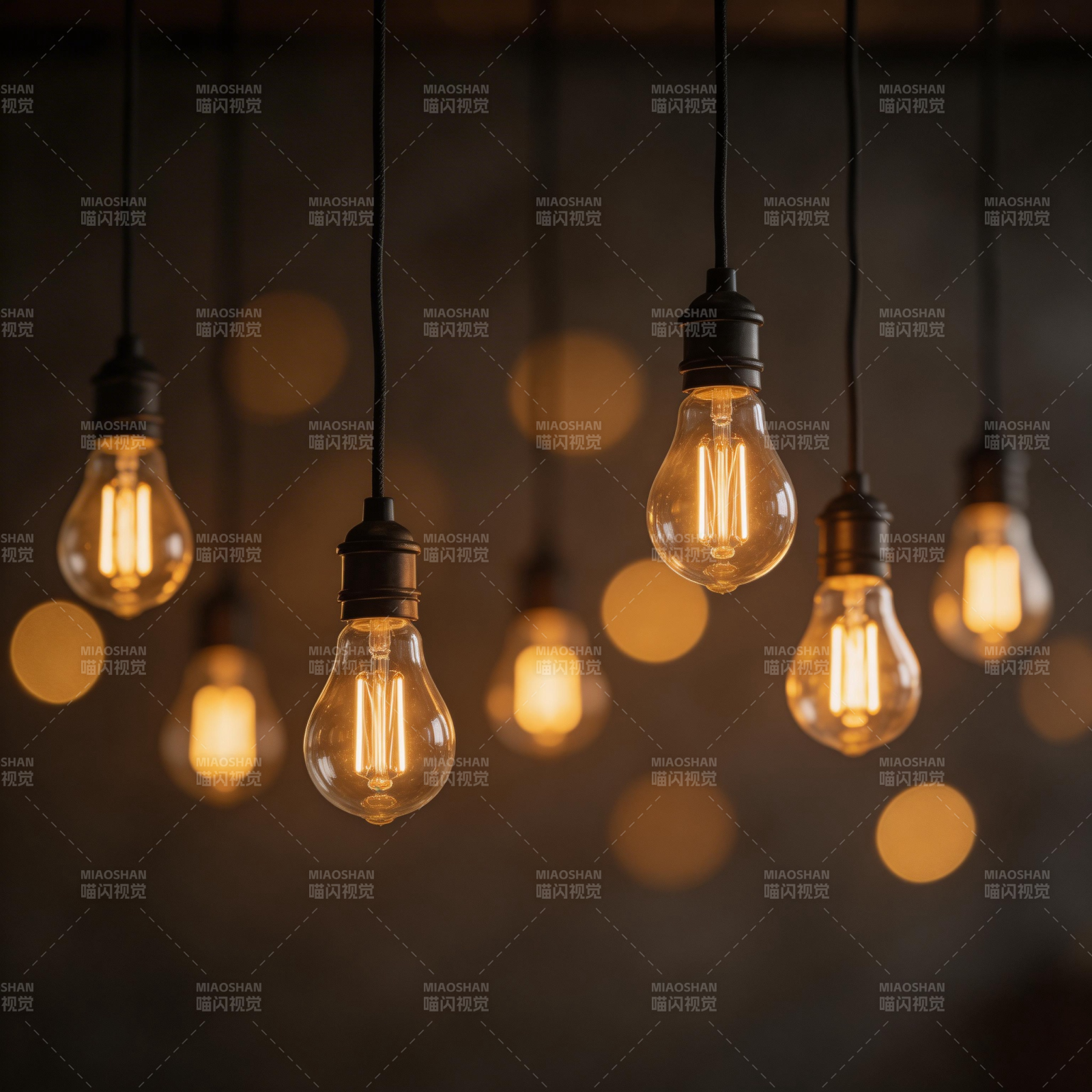 暖光灯泡悬挂图片