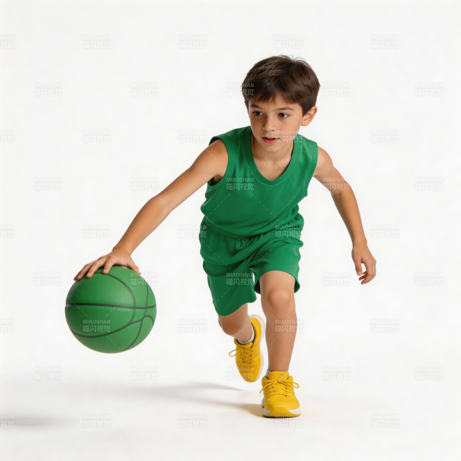 小球员运球奔跑图片