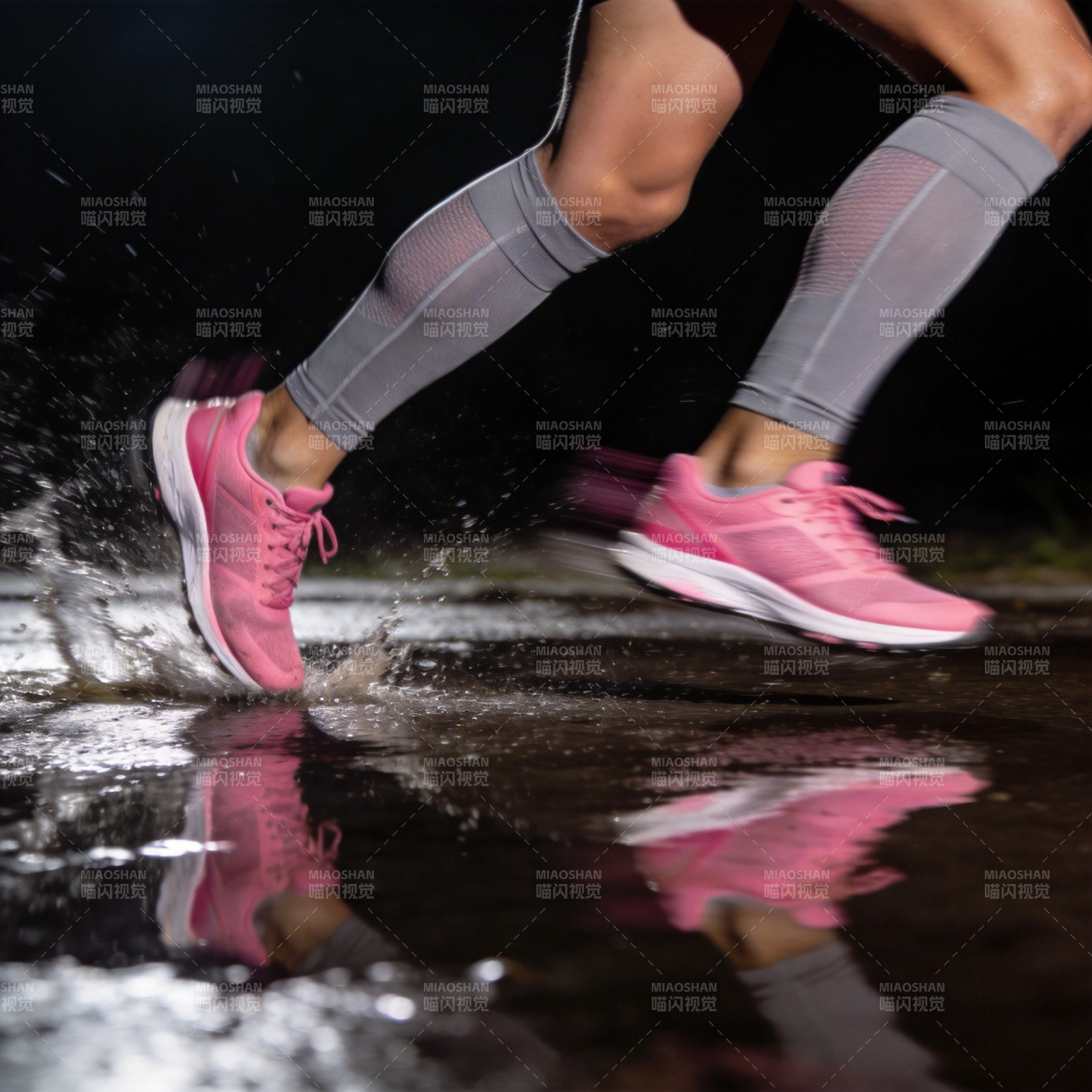 雨夜奔跑的足迹图片