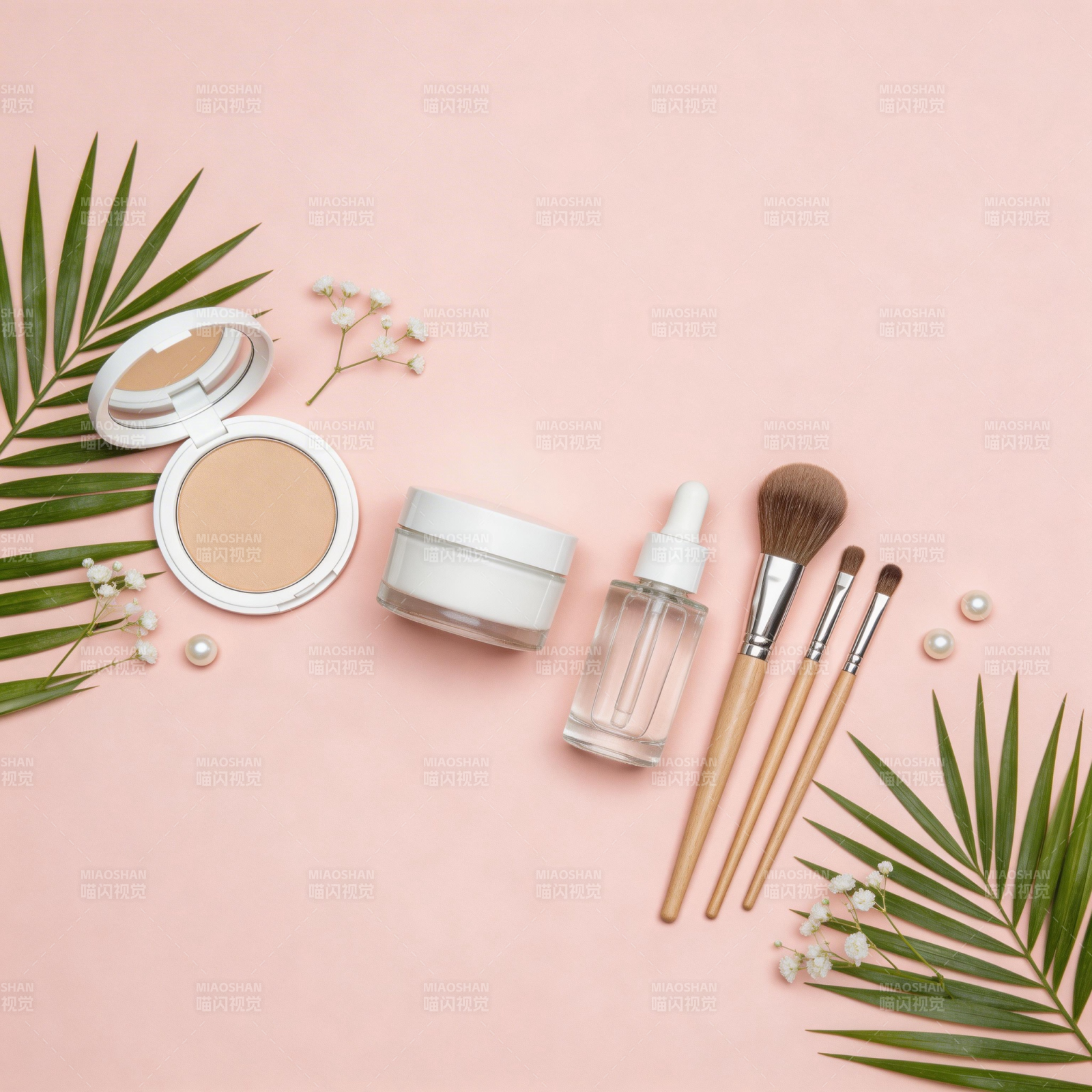 美妆工具与植物装饰图片