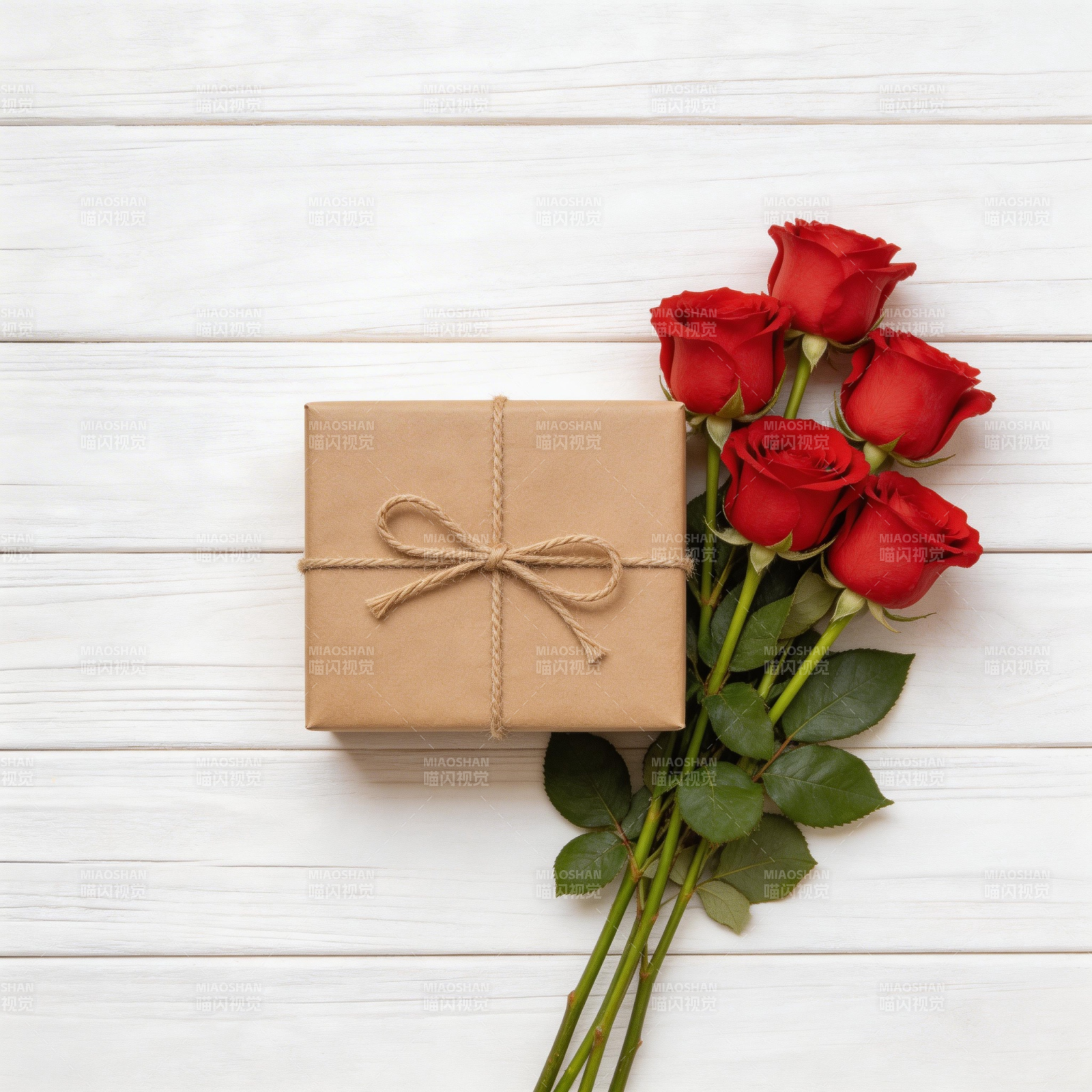 玫瑰与礼盒图片