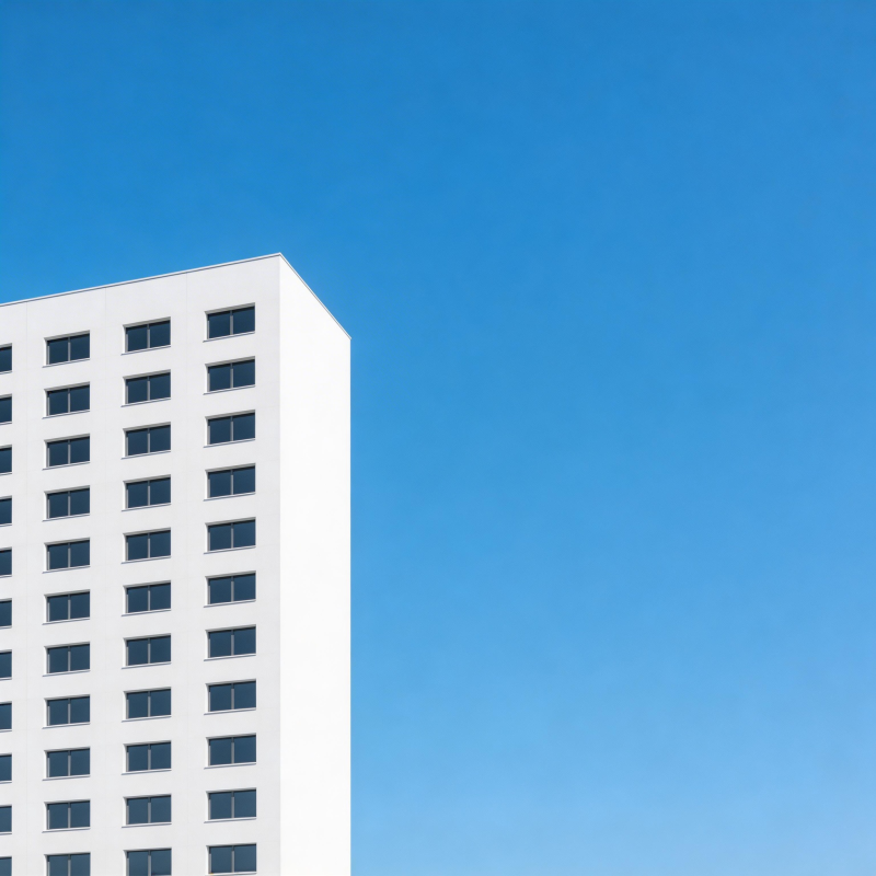 高楼耸立蓝天图片