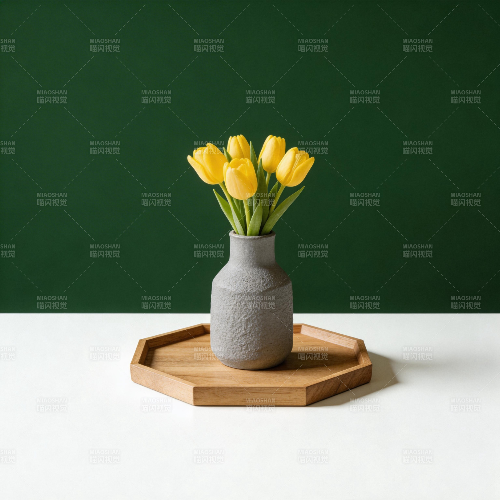 黄郁金香静物图片