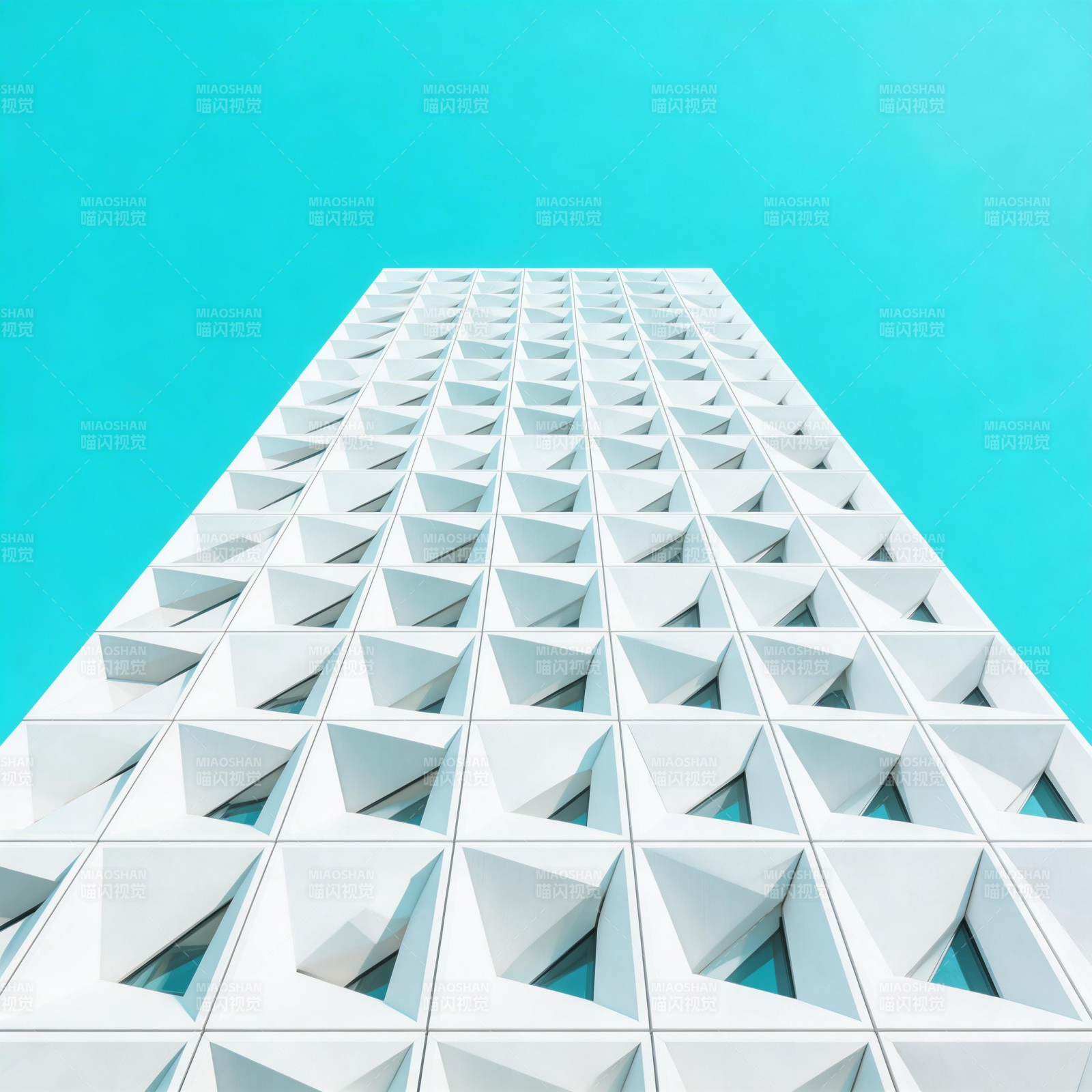 几何建筑仰望图片