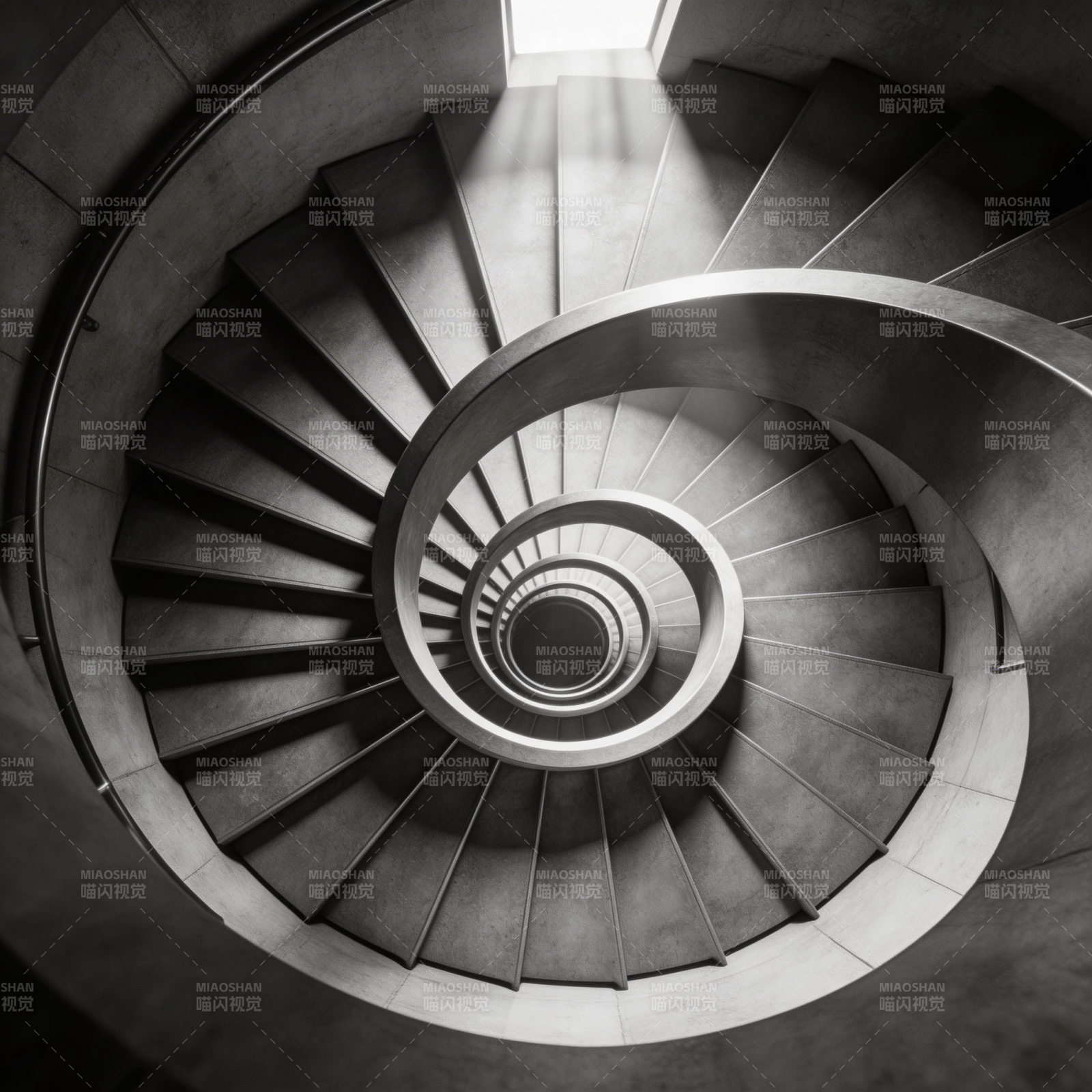 螺旋阶梯的光影图片