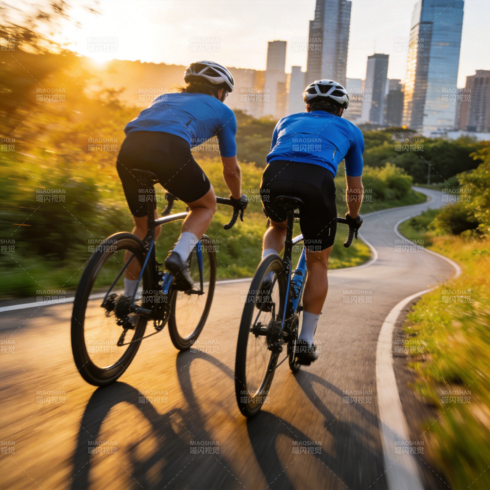 城市骑行 追光而行图片