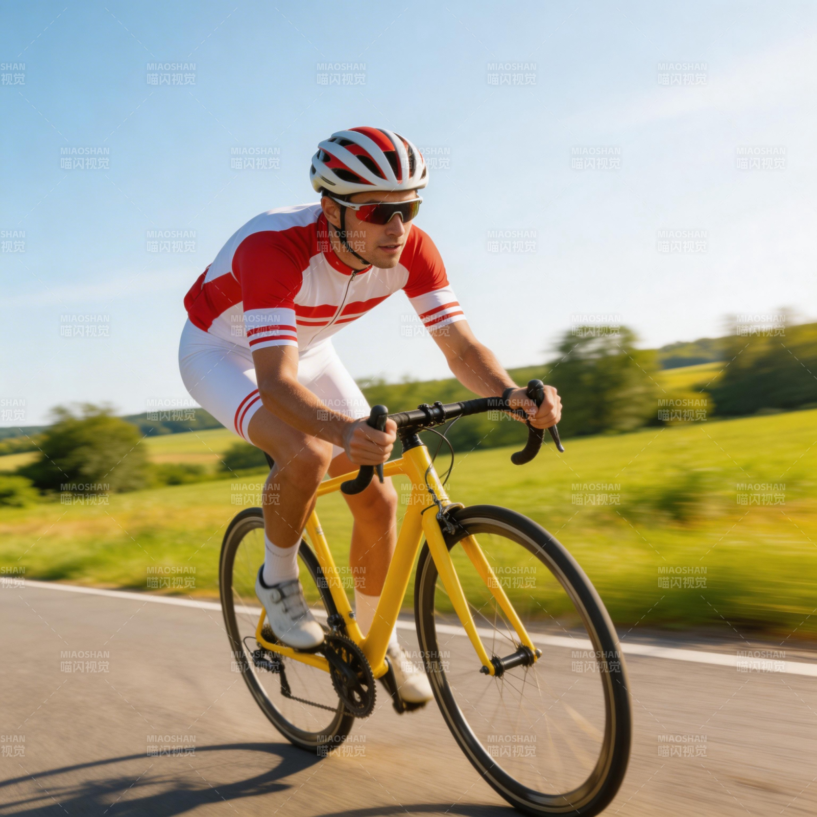 骑行者疾驰乡间图片