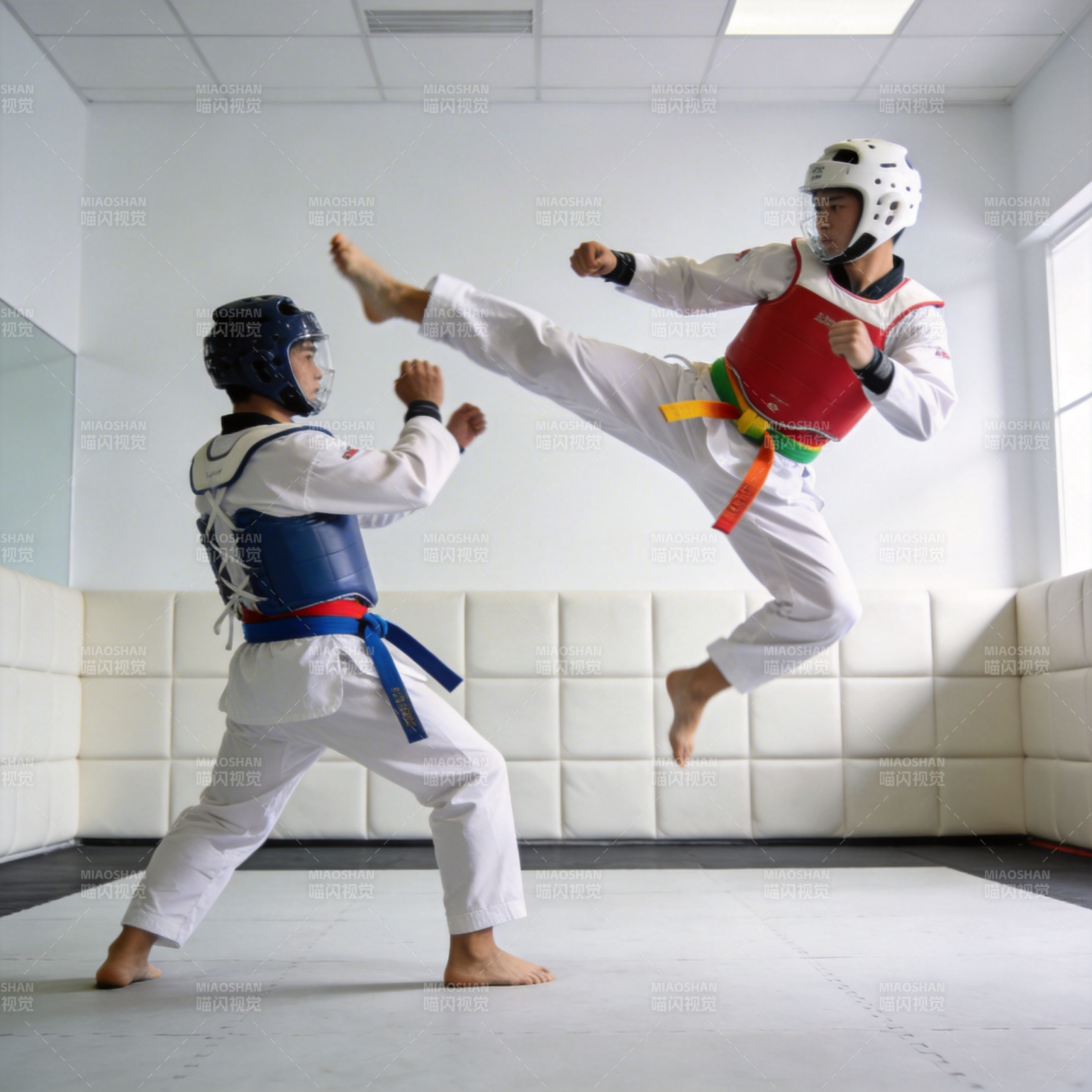跆拳道对练瞬间图片