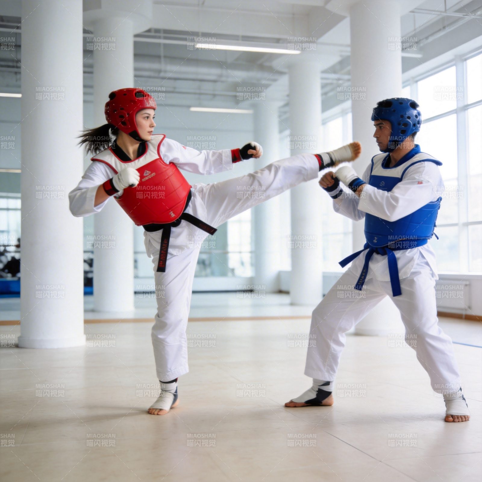 跆拳道对练瞬间图片
