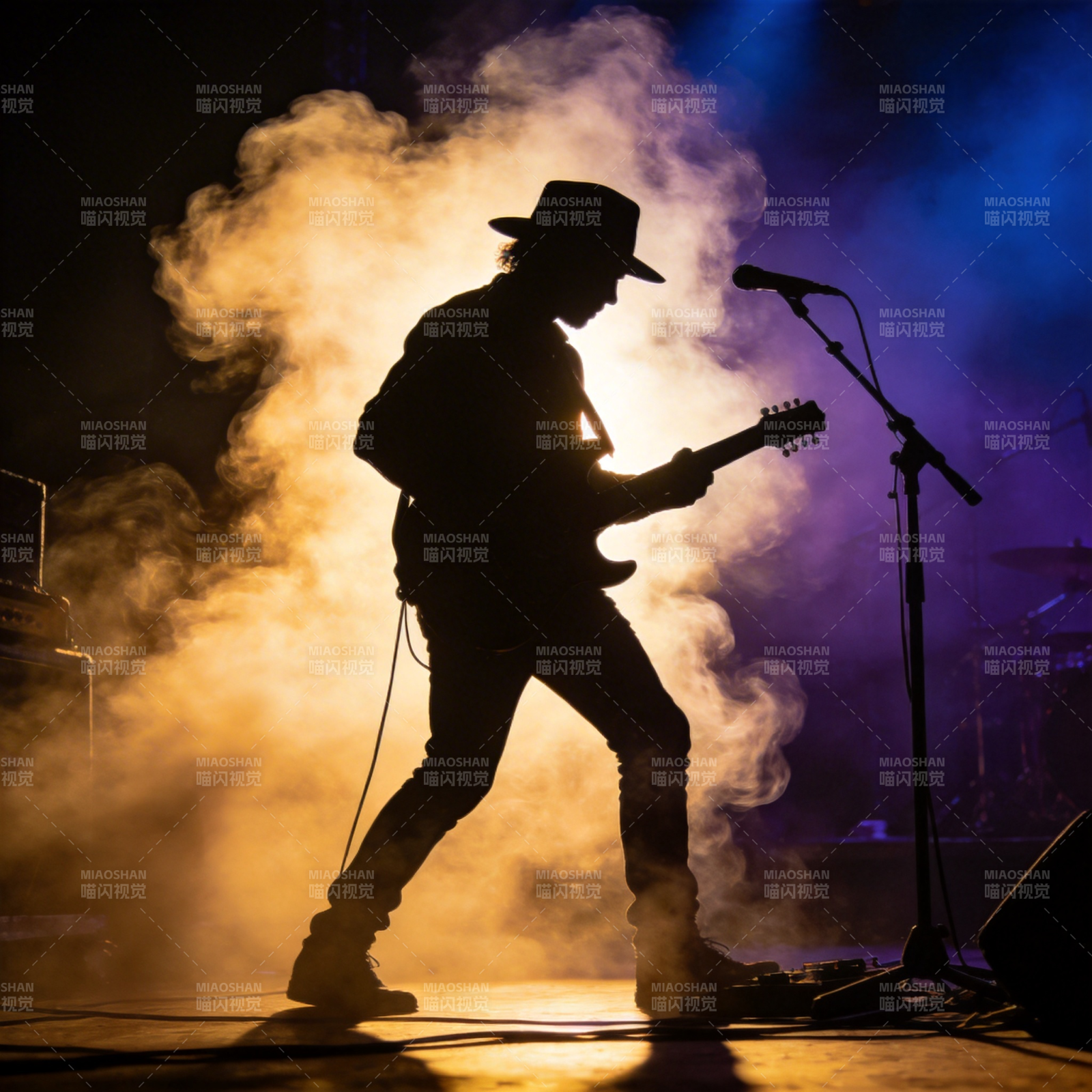 舞台上的吉他手剪影图片