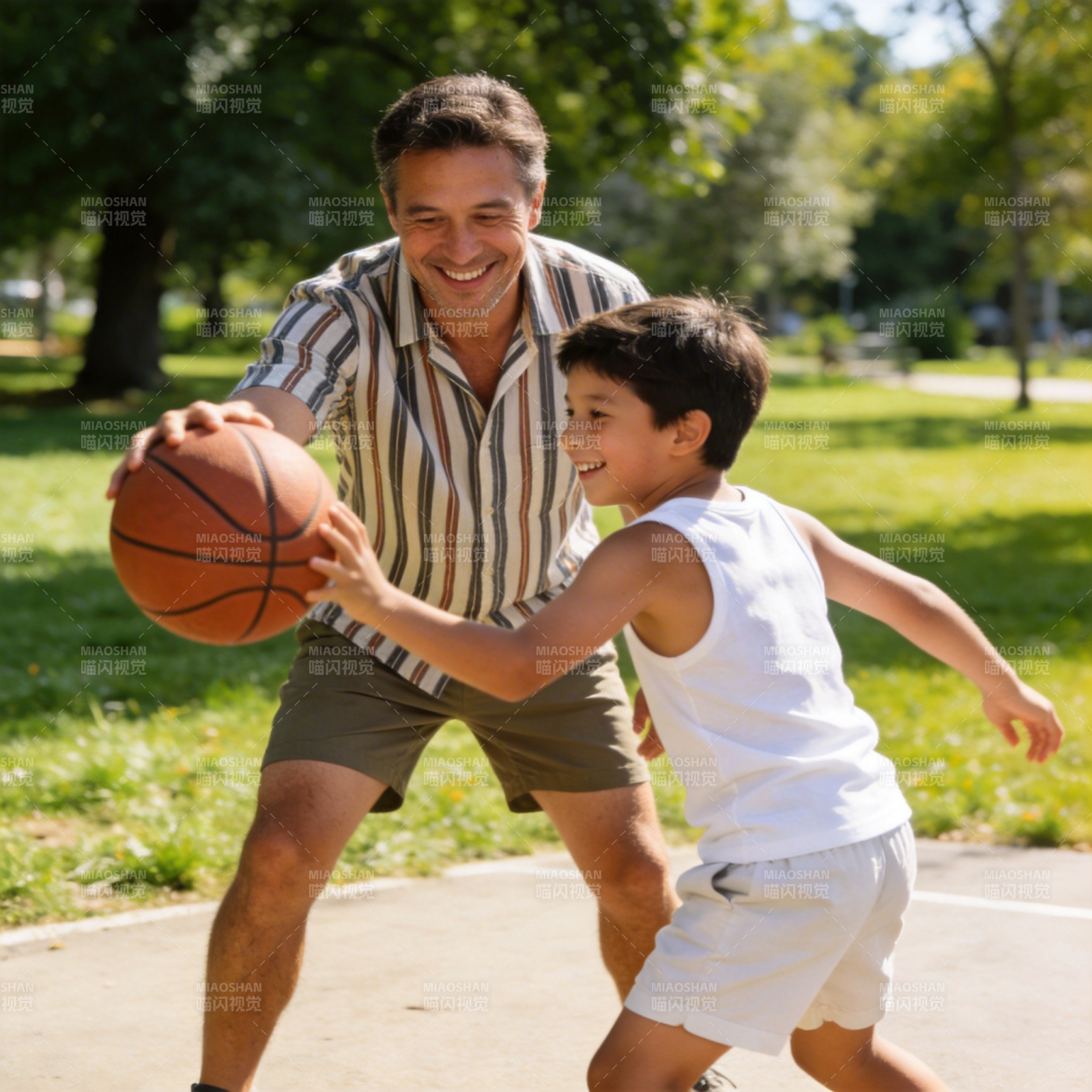 父子篮球乐图片
