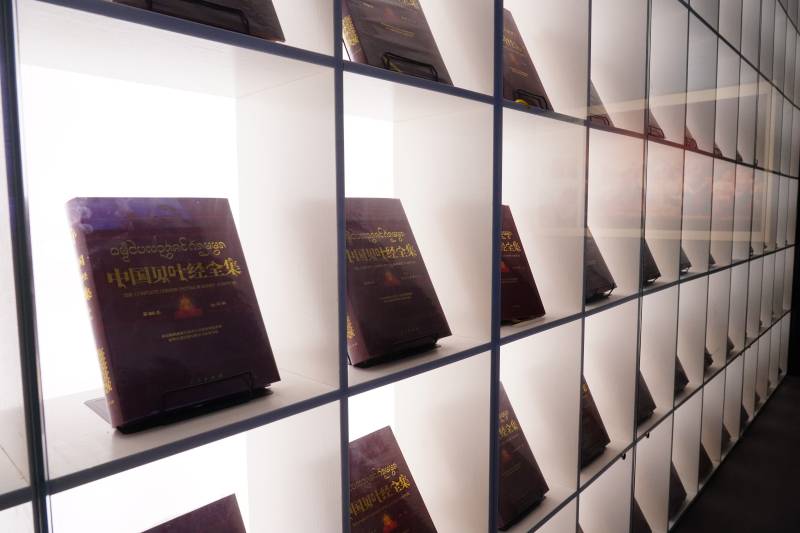 企业书籍陈列墙图片