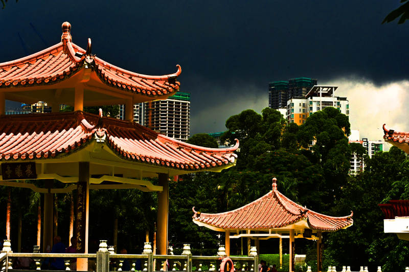 古亭映城景图片