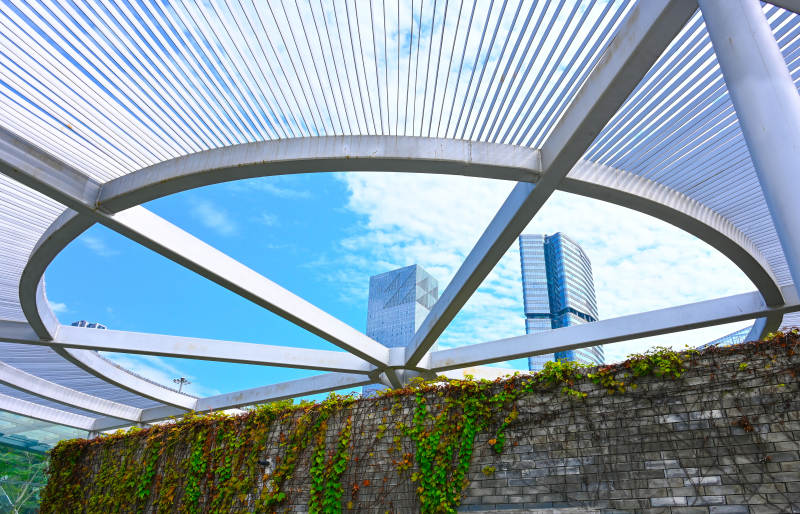 现代建筑与绿植融合图片