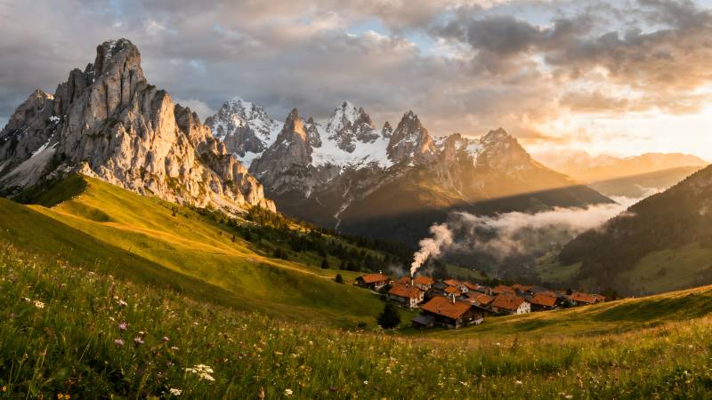 阿尔卑斯山间村落图片