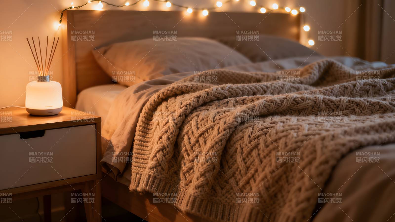 温馨卧室夜景图片