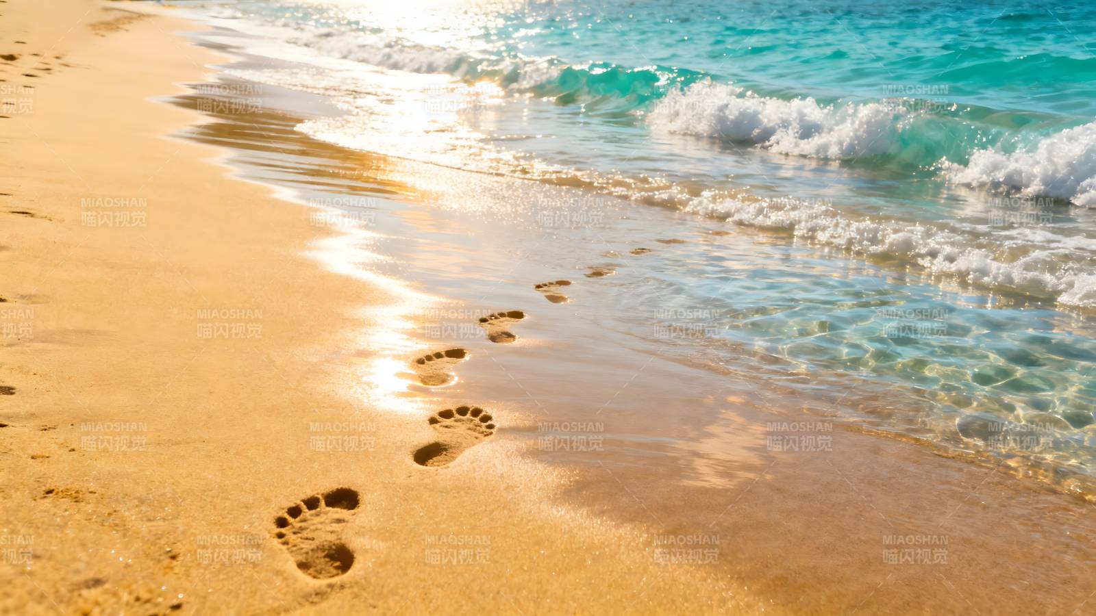 沙滩足迹海浪图片