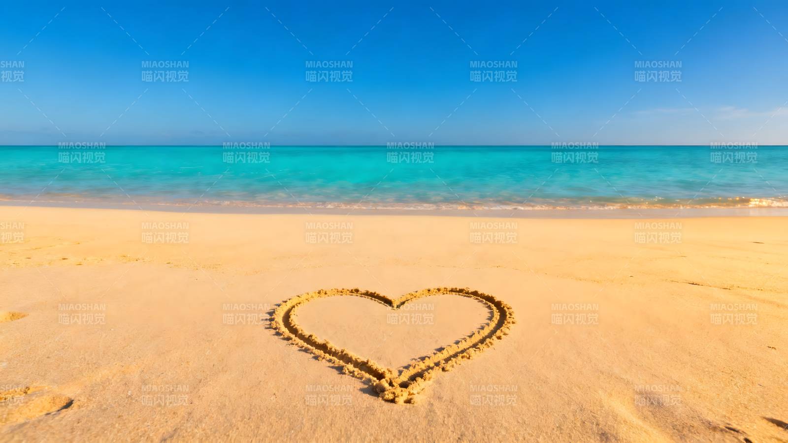 沙滩上的爱心图片