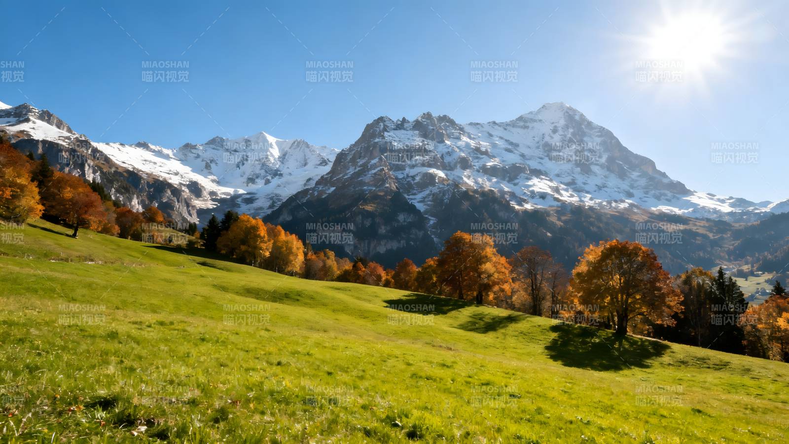 雪山秋景如画图片
