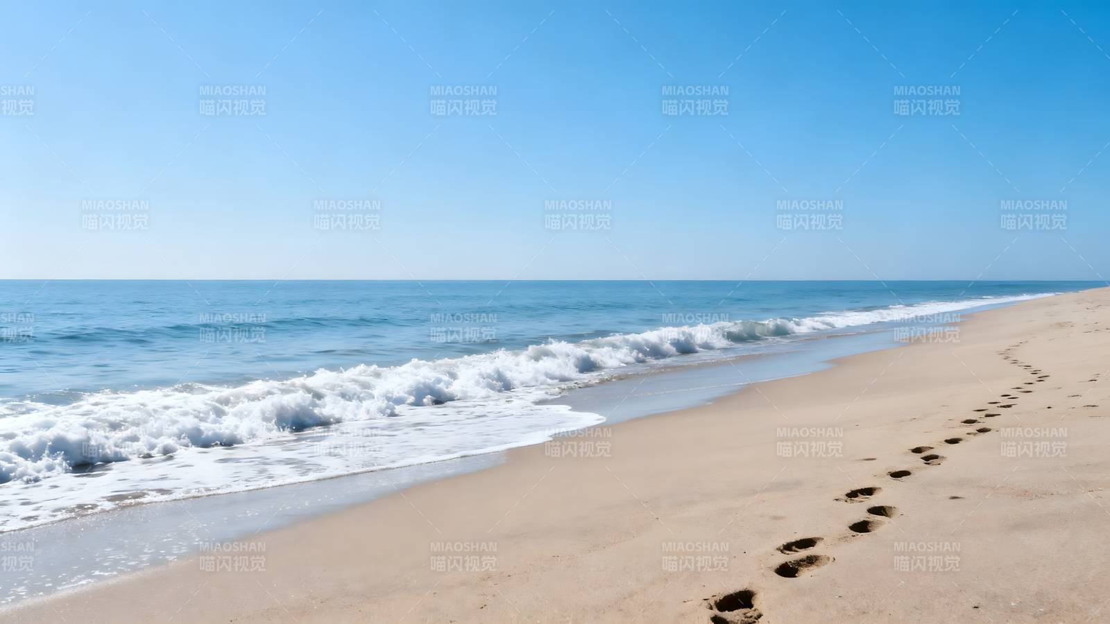 沙滩足迹 海天一色图片