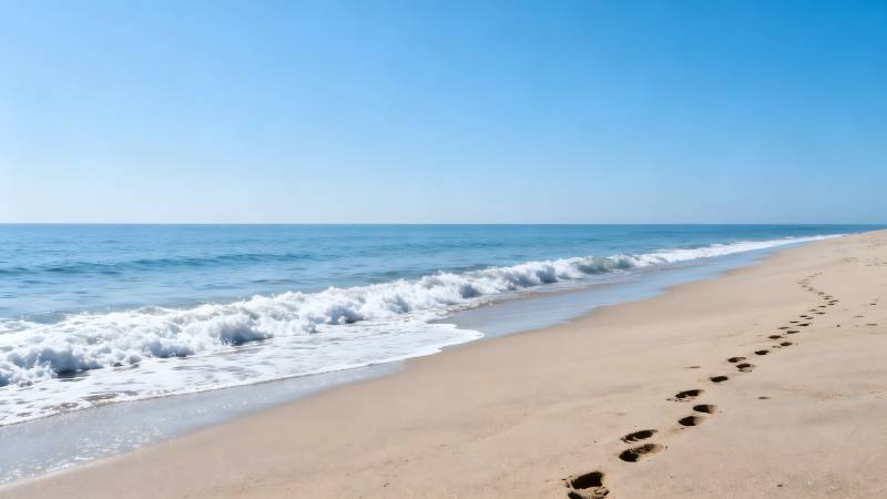 沙滩足迹 海天一色图片