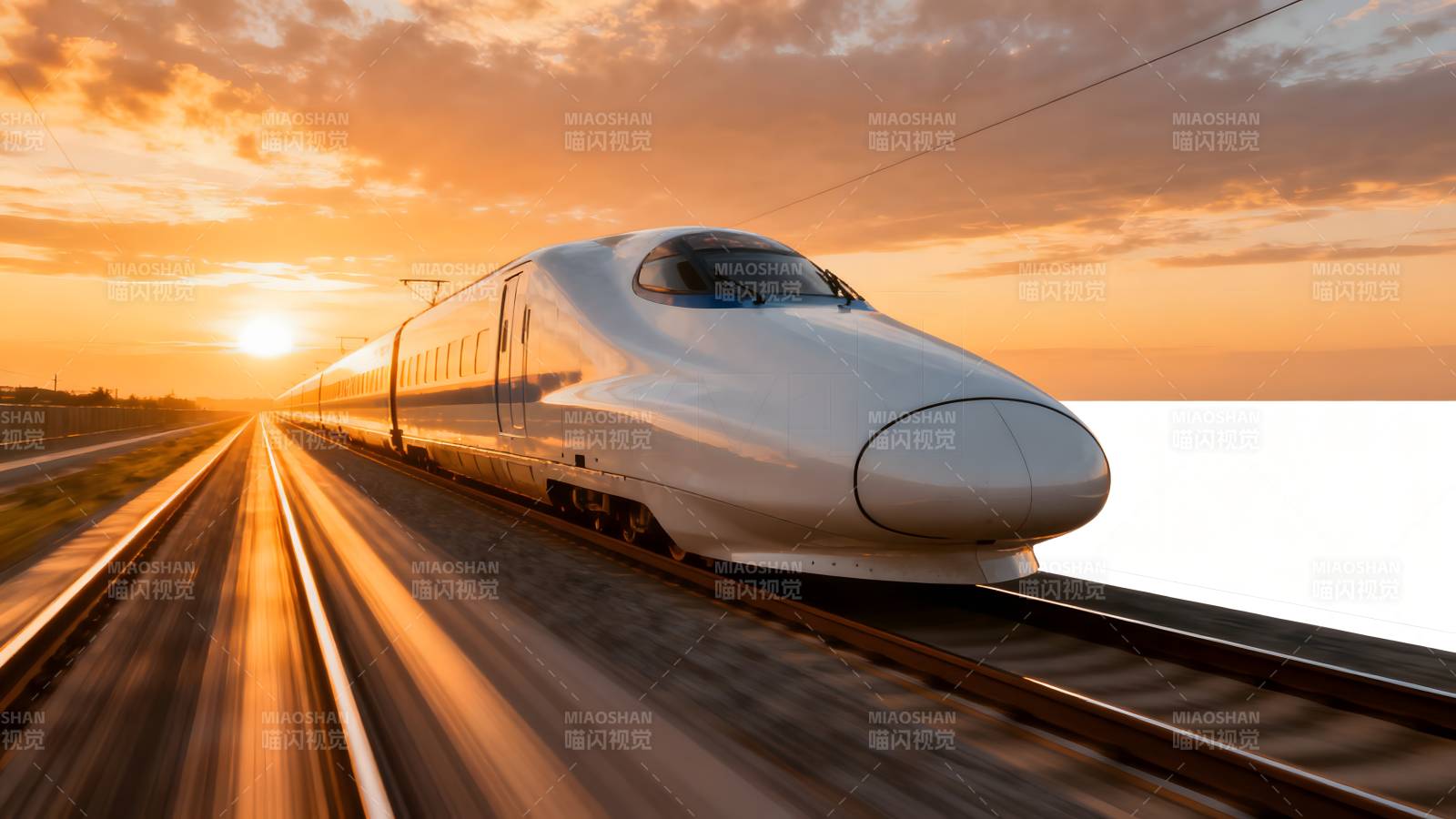 高铁疾驰日落时图片