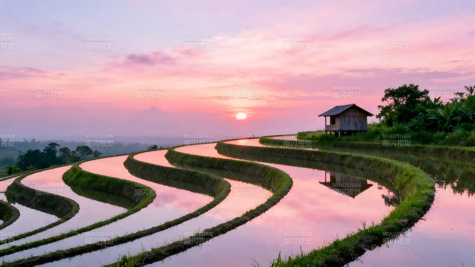 梯田日落美景图片
