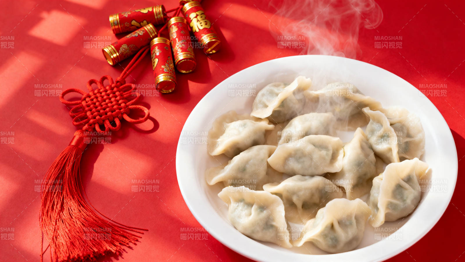 热腾腾的饺子年味浓图片